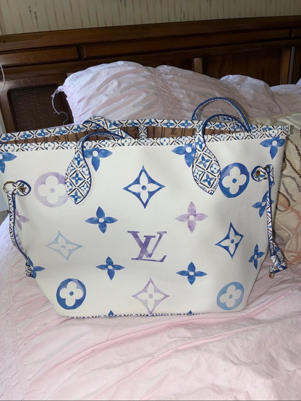 Designer-Style Blue & White Tote with Matching Pouch MM.  Limited edition